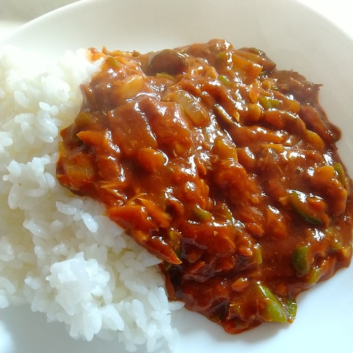 さば味噌煮缶で☆さばトマトカレー